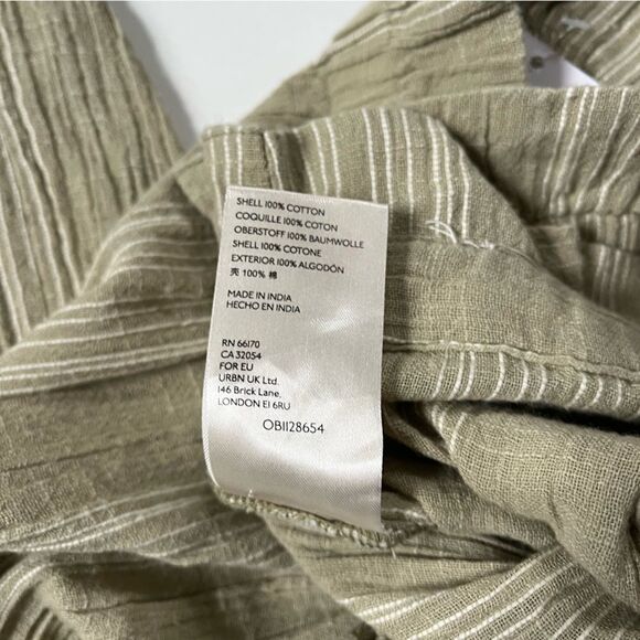 Free People NWT Semi Sweet Cropped Sage Green Lightweight Pants Size Medium - Picture 9 of 11